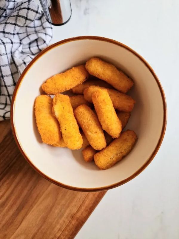 Air Fryer Frozen Mozzarella Sticks