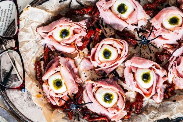 Halloween Antipasto Eyeballs